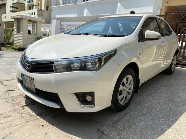 toyota-corolla-altis-x-manual-16-big-0
