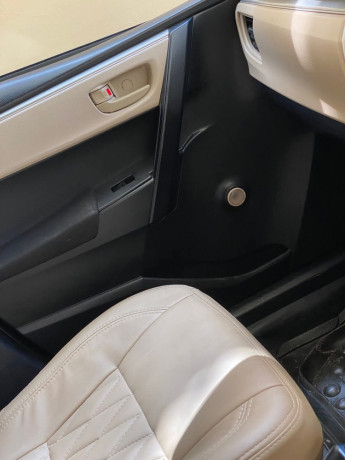 toyota-corolla-altis-x-manual-16-big-5