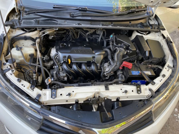 toyota-corolla-altis-x-manual-16-big-6