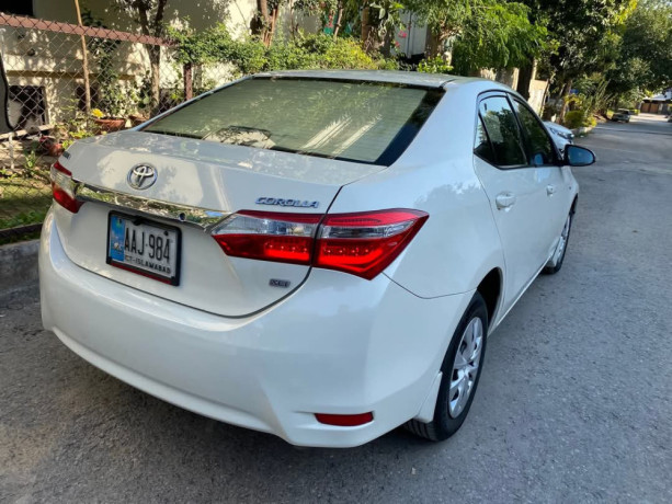 toyota-corolla-altis-x-manual-16-big-12