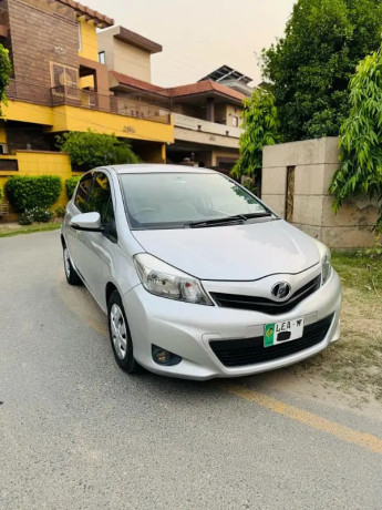 toyota-vitz-f-13-big-0