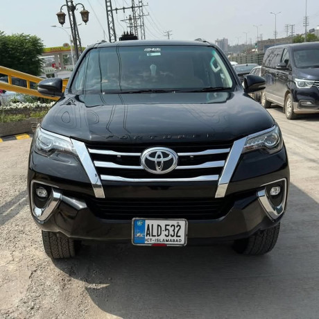toyota-fortuner-28-sigma-4-big-0