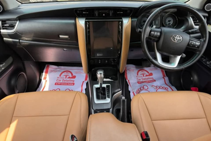 toyota-fortuner-28-sigma-4-big-2