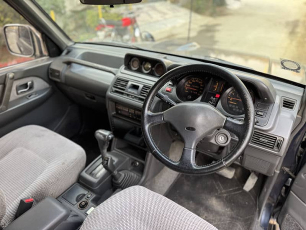 toyota-land-cruiser-big-0