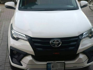 toyota-fortuner-28-sigma-4