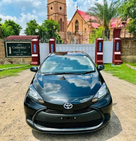toyota-aqua-z-big-0