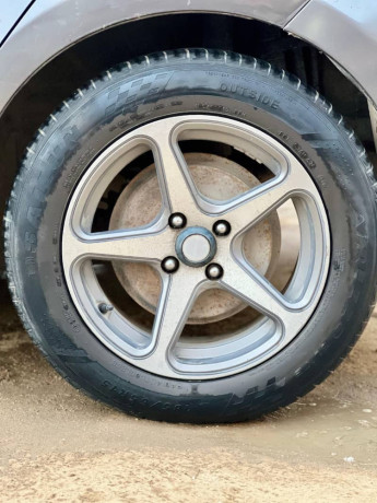 toyota-aqua-s-push-model-201518-big-12