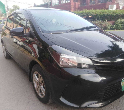 toyota-vitz-10f-safety-edition-iii-big-3