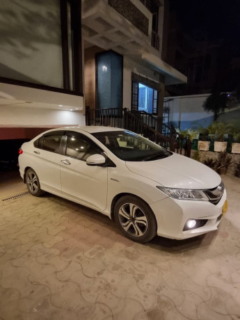 honda-grace-hybrid-dx-big-3