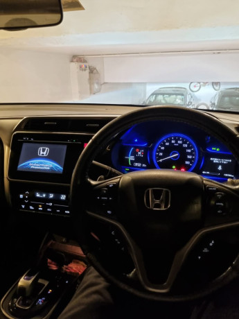 honda-grace-hybrid-dx-big-4