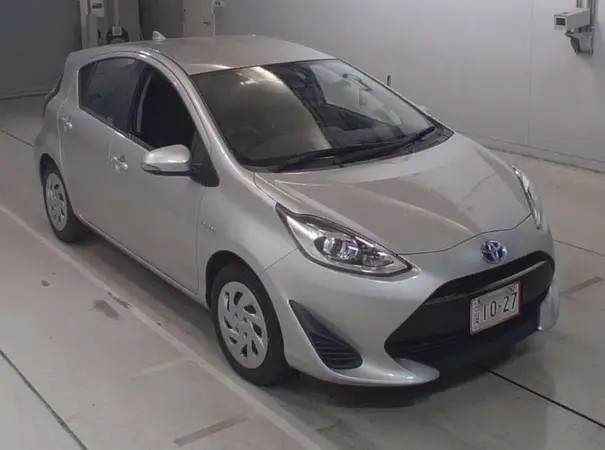 toyota-aqua-s-push-start-2018-cantt-multan-big-2