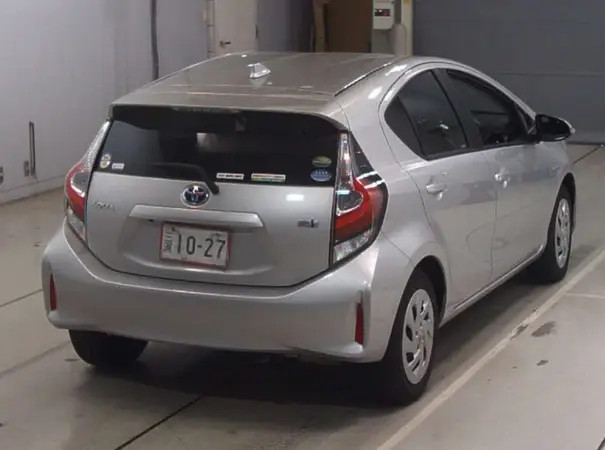 toyota-aqua-s-push-start-2018-cantt-multan-big-3