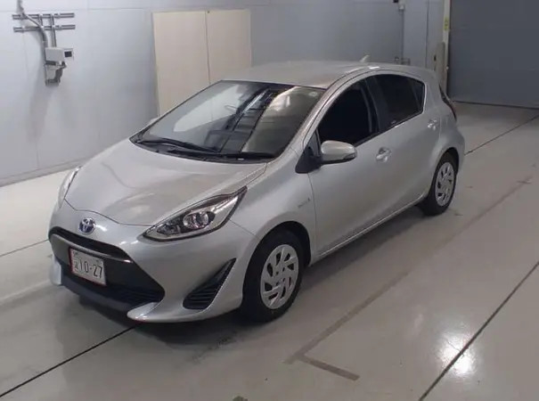 toyota-aqua-s-push-start-2018-cantt-multan-big-1