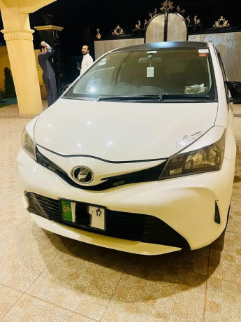 toyota-vitz-2014-big-0