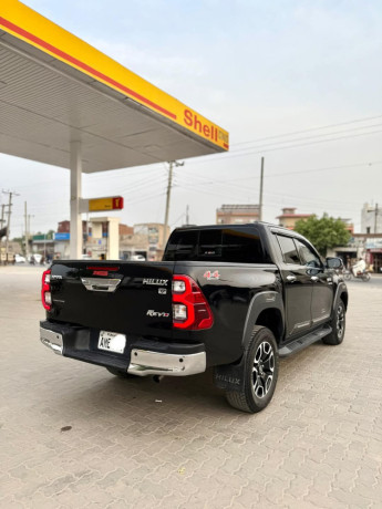 toyota-hilux-revo-g-28-big-3