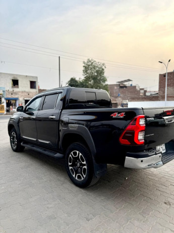 toyota-hilux-revo-g-28-big-6
