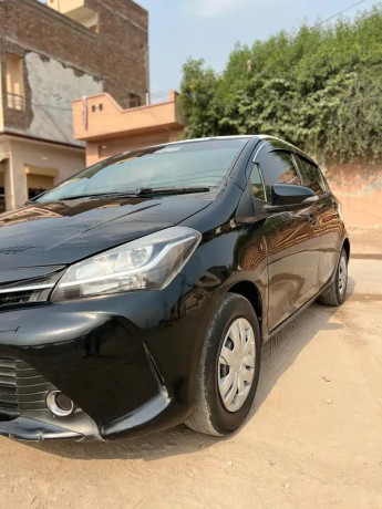 toyota-vitz-2014-big-3