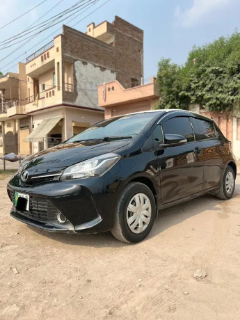 toyota-vitz-2014-big-5