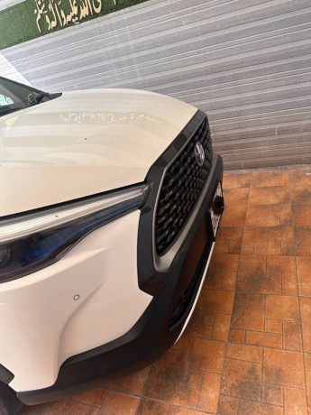 toyota-corolla-cross-hev-x-big-2
