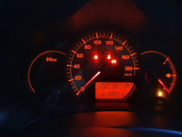 toyota-vitz-f-10-big-11
