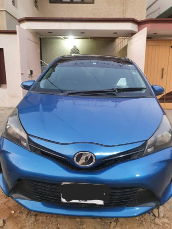 toyota-vitz-f-10-big-1