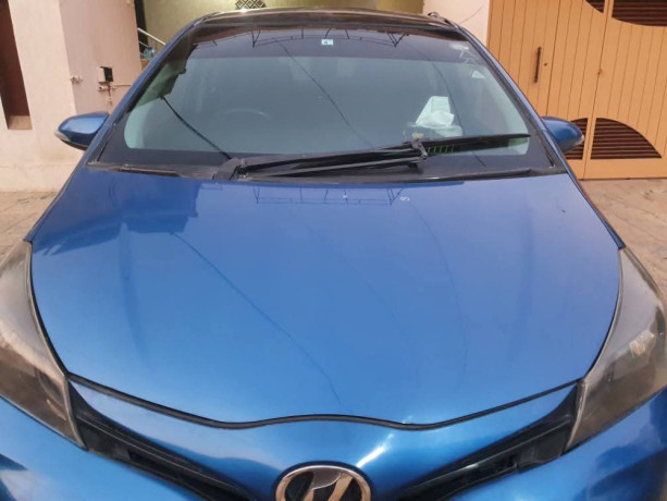 toyota-vitz-f-10-big-0
