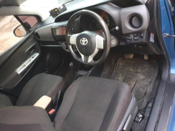 toyota-vitz-f-10-big-8