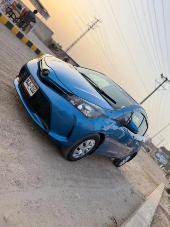 toyota-vitz-2014-big-0