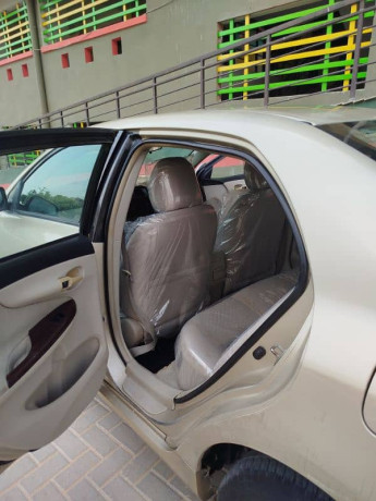 toyota-corolla-gli-2012-big-8