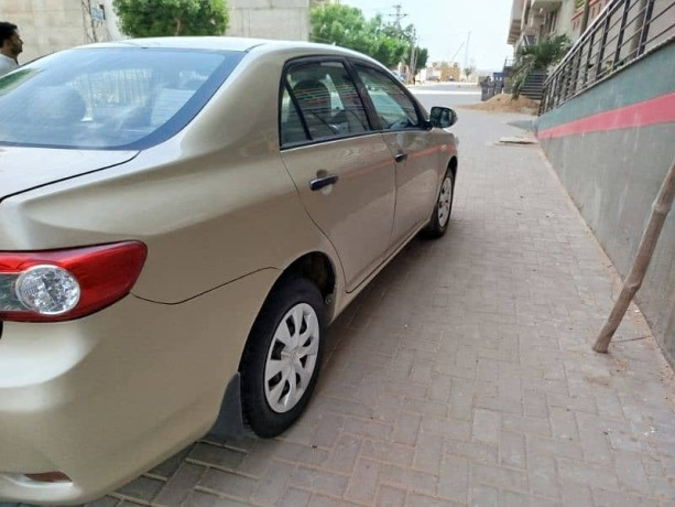 toyota-corolla-gli-2012-big-4