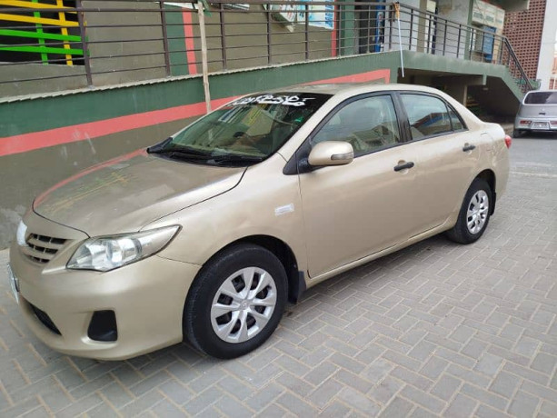 toyota-corolla-gli-2012-big-2