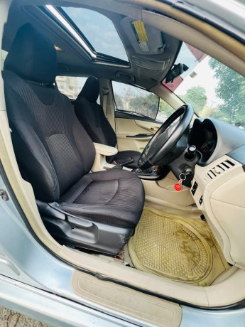 toyota-corolla-altis-16-x-cvt-i-big-8
