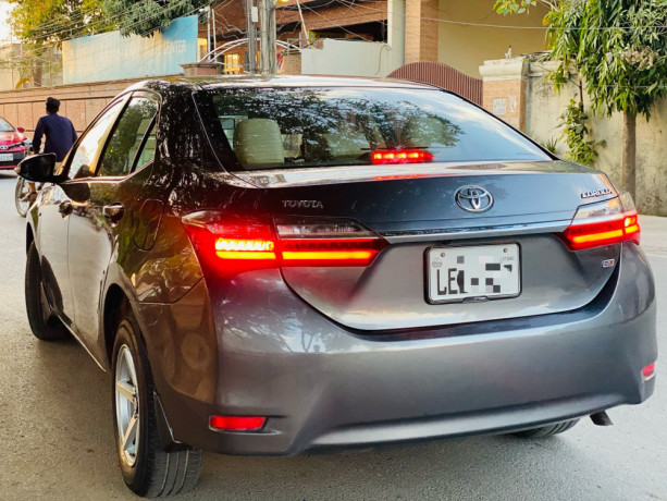 toyota-gli-manual-totally-genuine-from-inside-outside-doors-shower-due-to-scratches-big-4