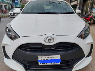 toyota-yaris-hatchback-g