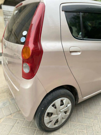 daihatsu-mira-2011-big-7