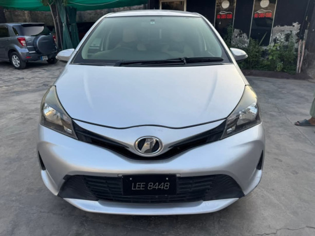 toyota-vitz-10f-safety-edition-iii-big-0