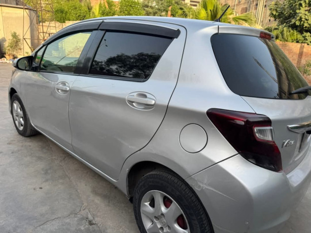 toyota-vitz-10f-safety-edition-iii-big-7