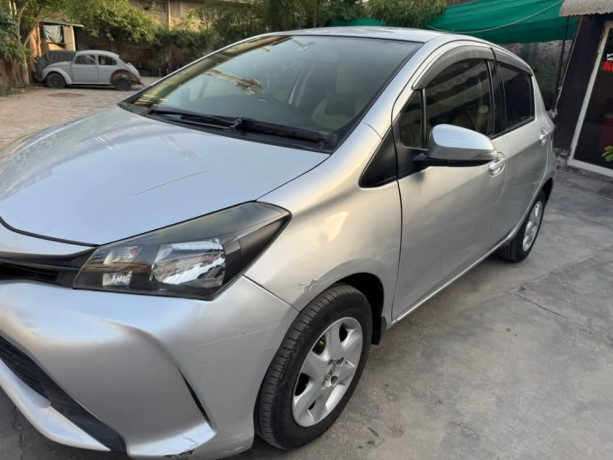 toyota-vitz-10f-safety-edition-iii-big-2
