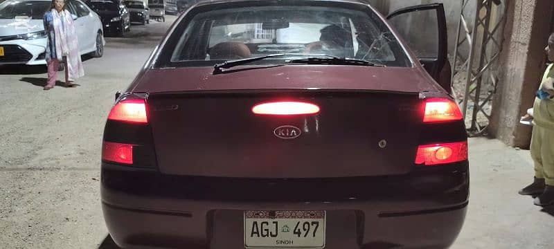 kia-spectra-2004-big-7