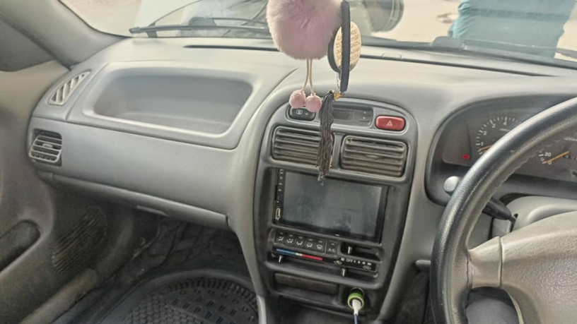 suzuki-baleno-2005-big-9