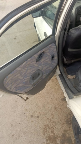 suzuki-baleno-2005-big-3