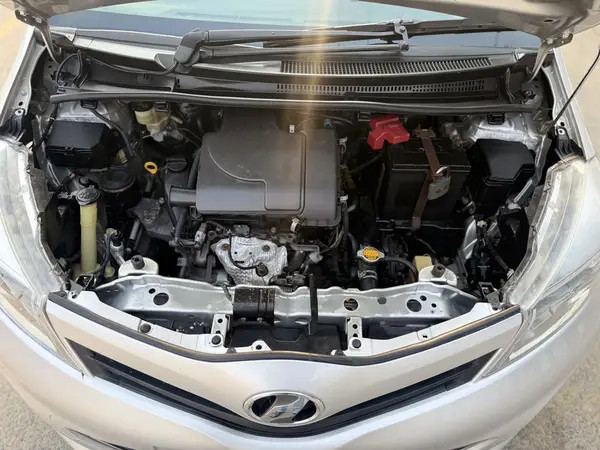 toyota-vitz-big-10