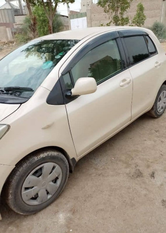 toyota-vitz-2007-big-5