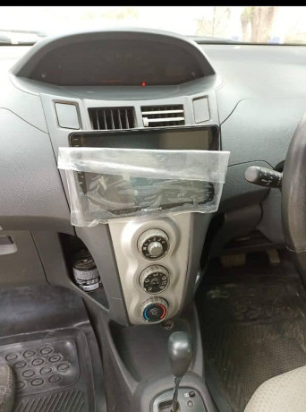 toyota-vitz-2007-big-3