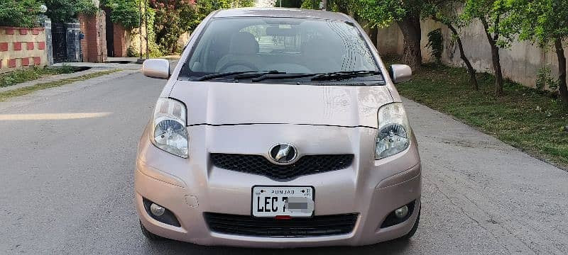 toyota-vitz-f-13-big-2