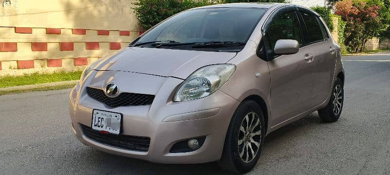 toyota-vitz-f-13-big-0