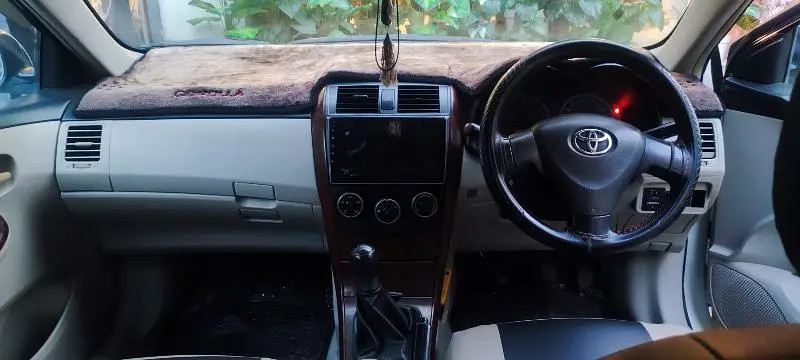 toyota-corolla-gli-2012-big-0