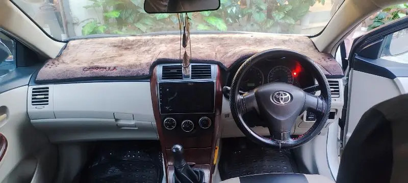 toyota-corolla-gli-2012-big-1