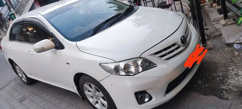 toyota-corolla-gli-2012-big-7