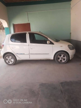 toyota-vitz-f-10-big-1